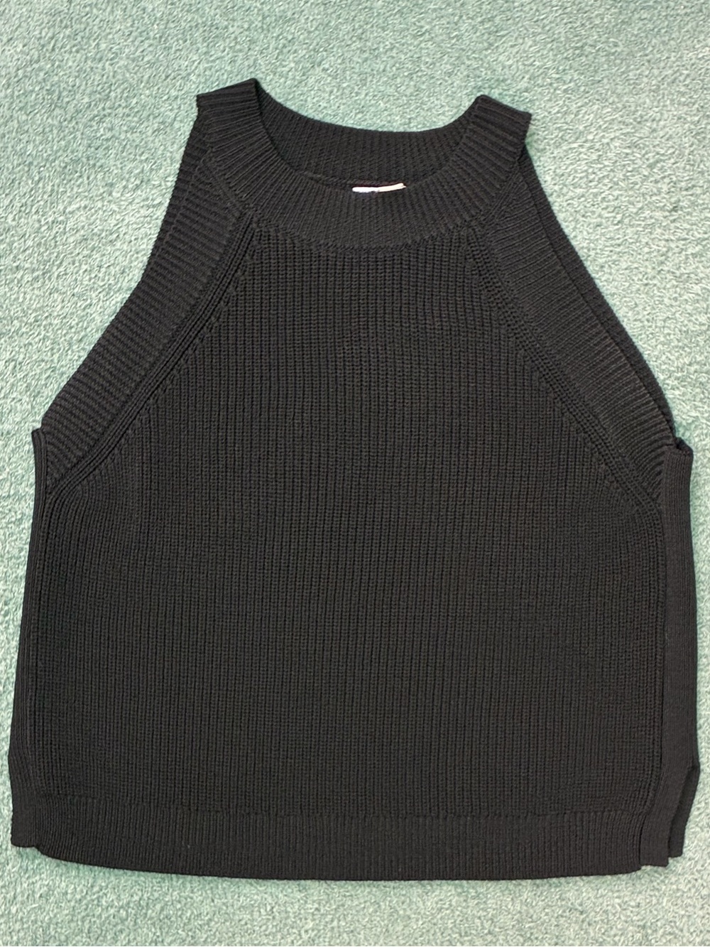 Alya ribbed knit sweater tank in size Large
